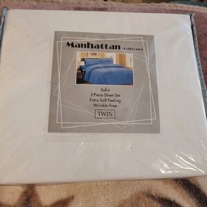 NWT TWIN SHEET SET
